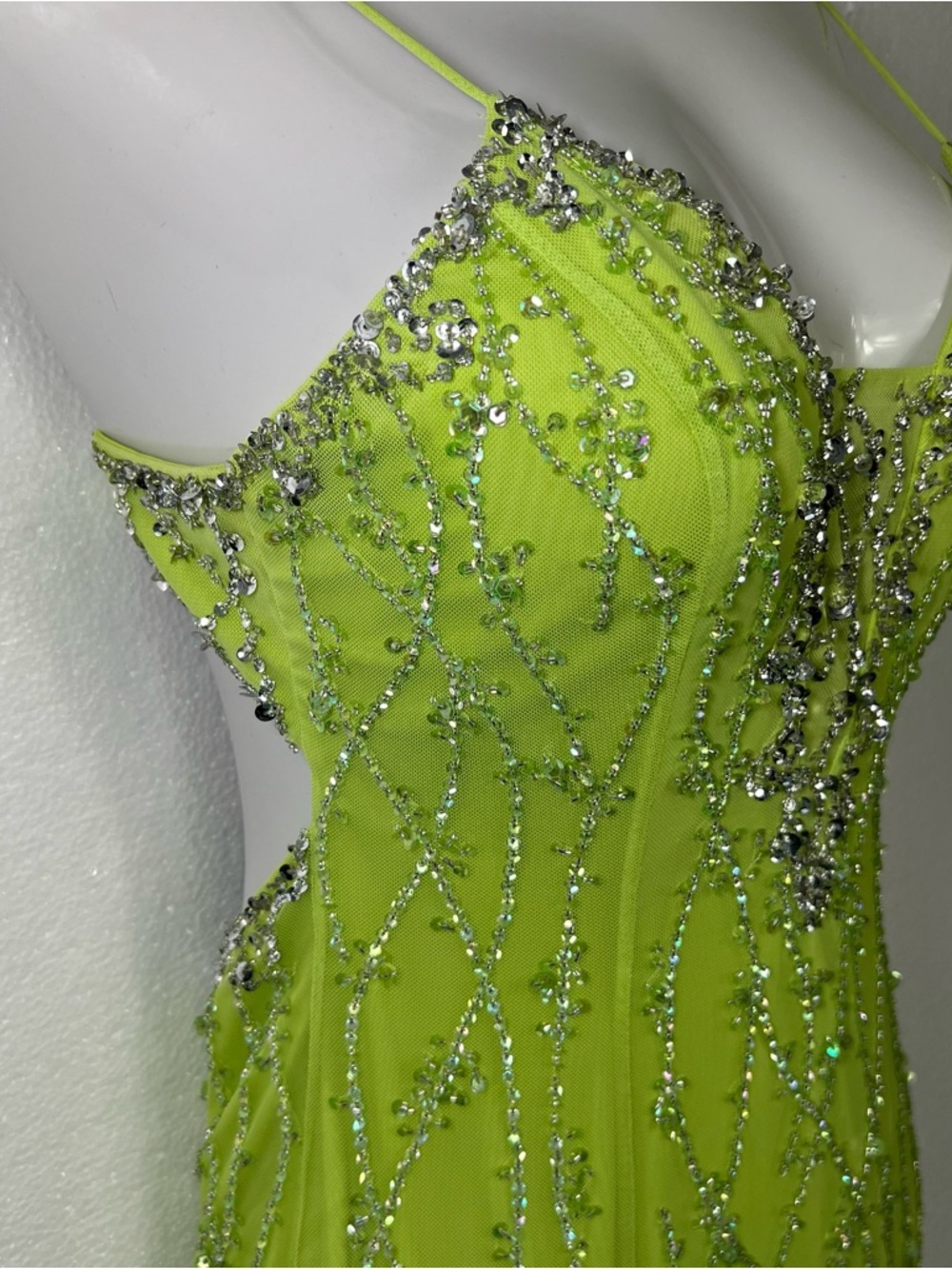 Cache Lime Green Beaded Formal Gown Mermaid Prom Dress Size S great condition - Picture 6 of 10